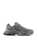 New Balance 9060 svetlosiva